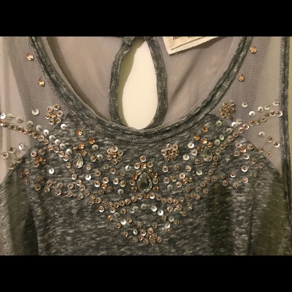 Gray sequined tank top - Picture 3 of 4